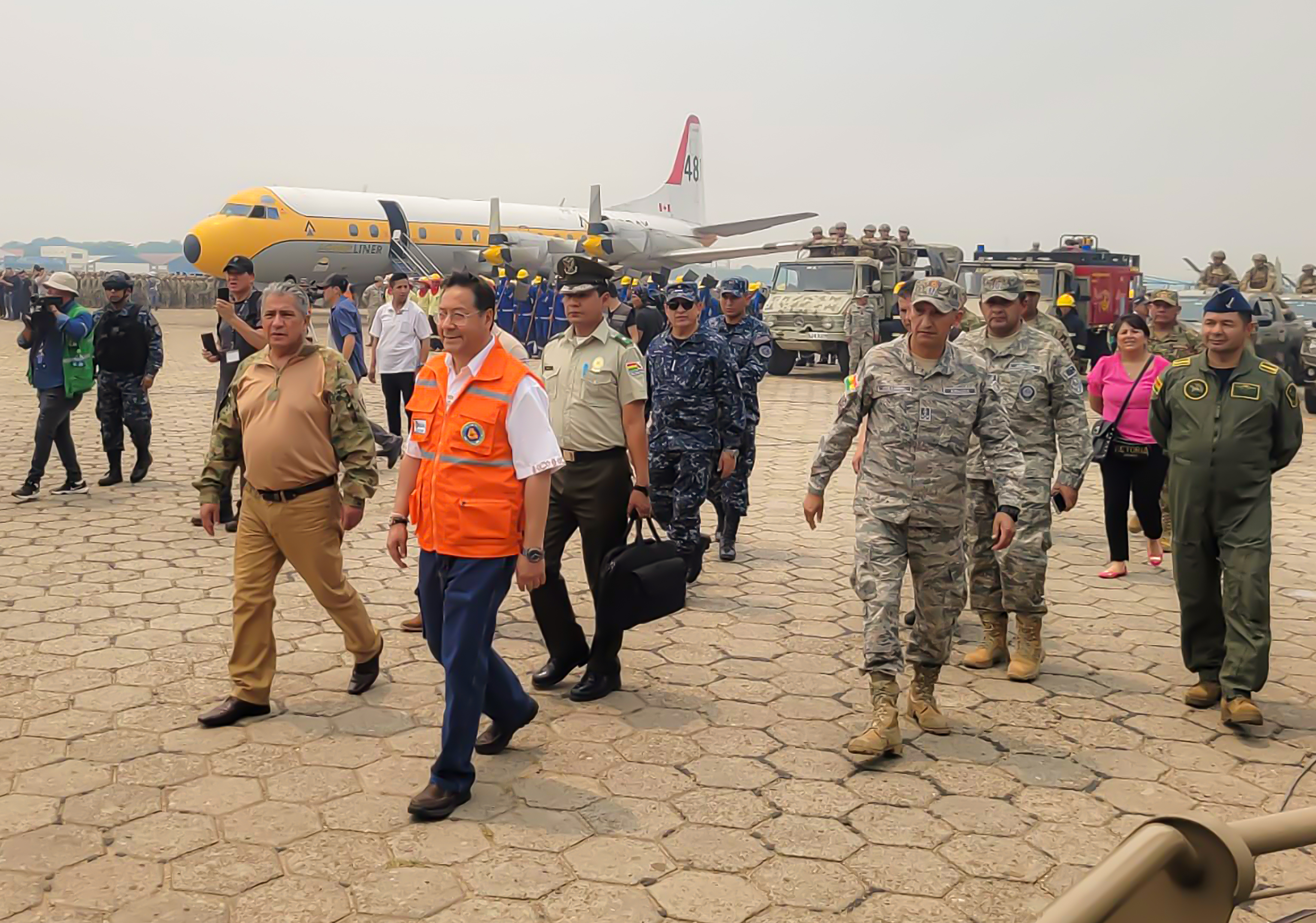 Gobierno redobla acciones en la lucha contra los incendios e inicia las operaciones del segundo avión Electra Tanker