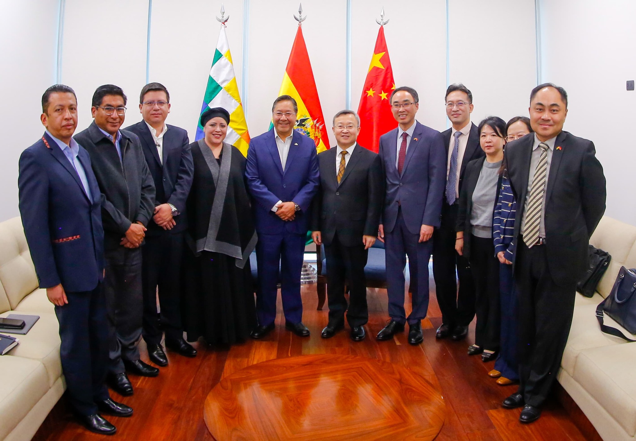 El presidente Arce y una comisión de alto nivel de China avanzan en una agenda económica y productiva para beneficio de ambos países