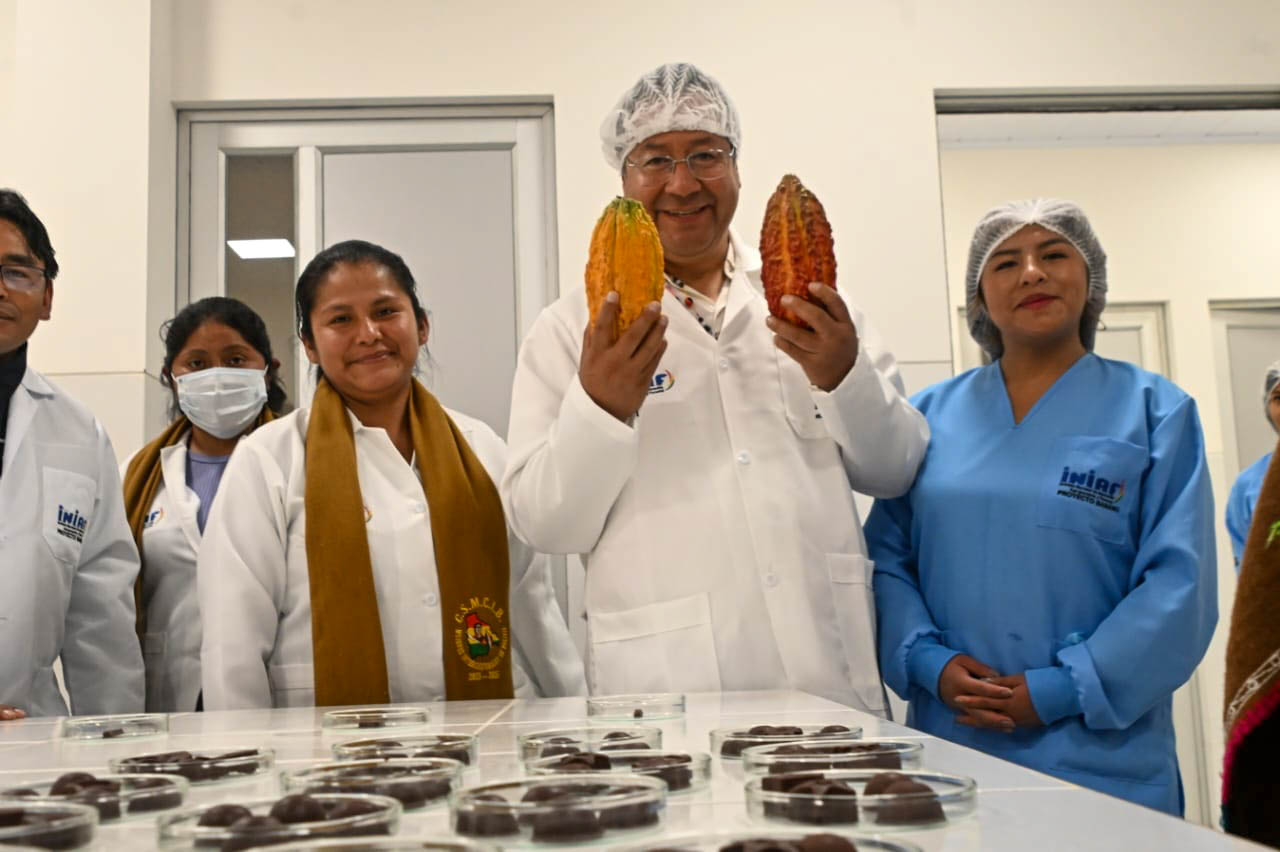 Presidente Luis Arce inaugura el Centro de innovación del cacao en Palos Blancos que apunta a la exportación del producto