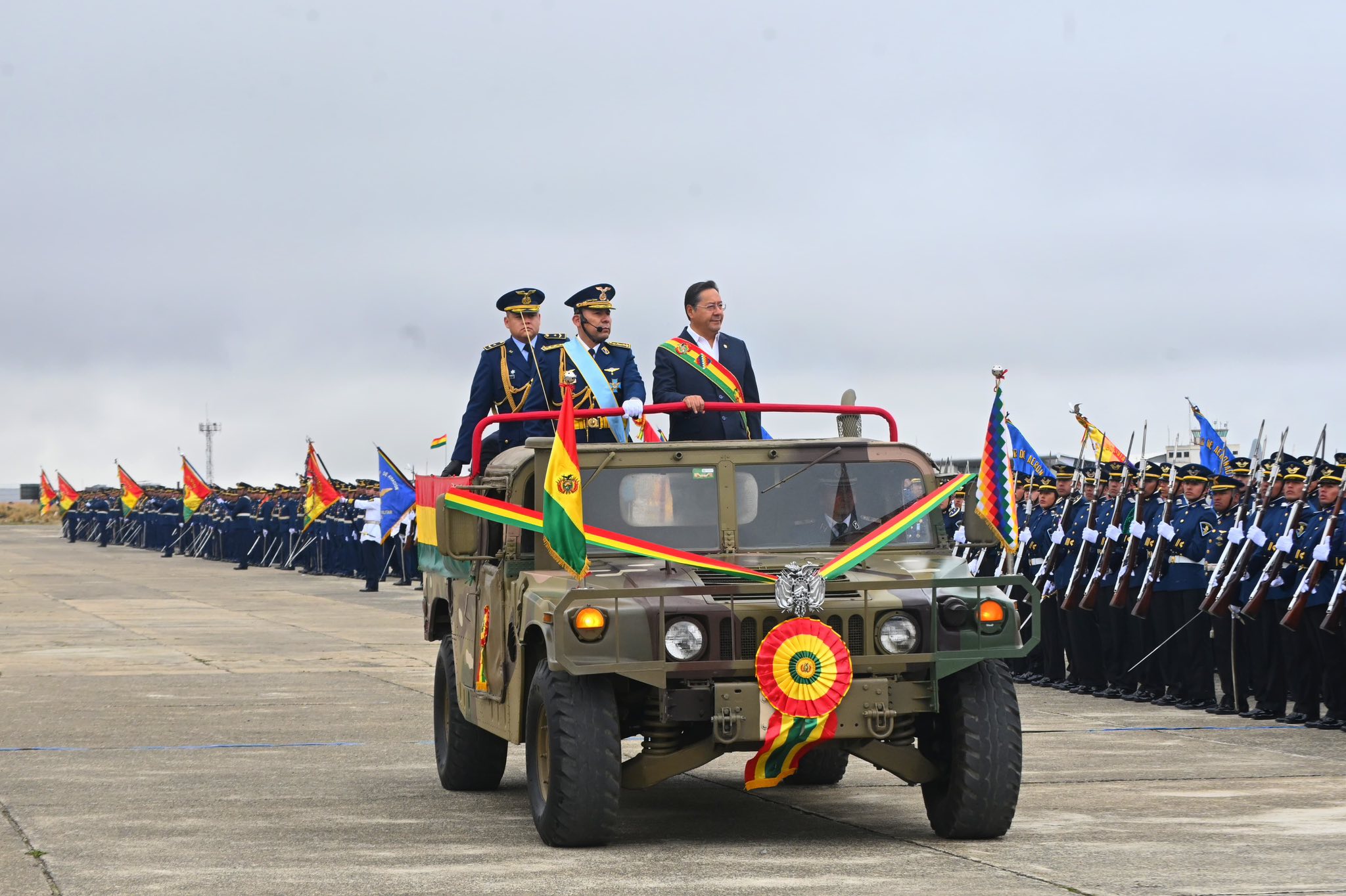 En su aniversario, el presidente Arce pide a la FAB defender los recursos naturales de Bolivia