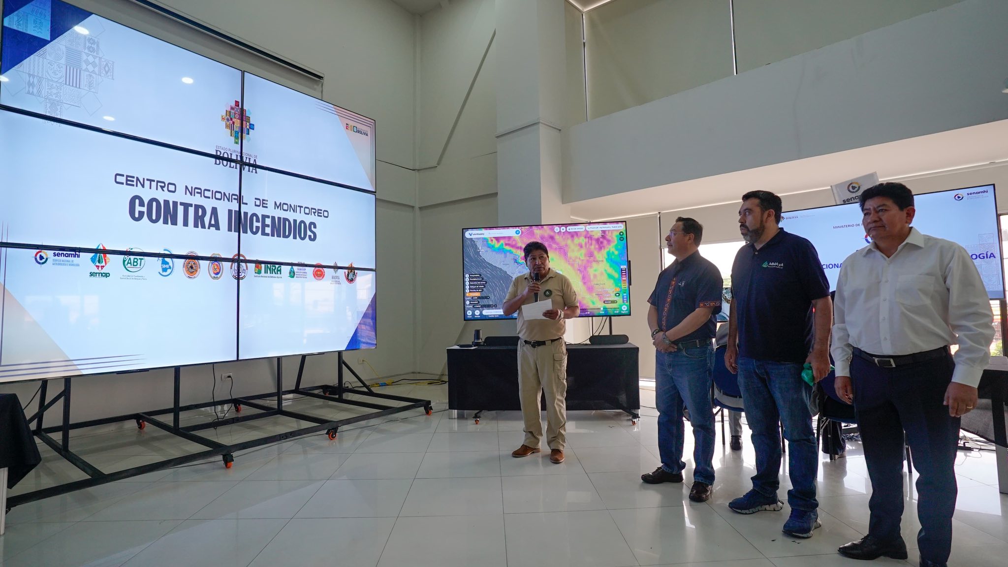 Presidente recibe informe de incendios: la cantidad de focos de calor es inferior a pasados años
