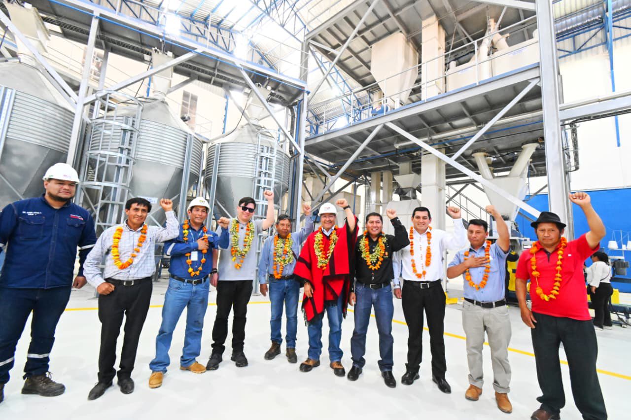 Presidente Arce entrega obras a los pobladores del municipio tarijeño de San Lorenzo con una inversión de Bs 32,5 millones