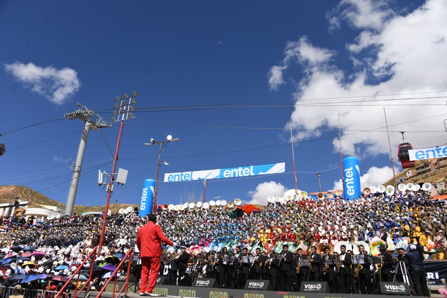 El Jefe de Estado felicita a los músicos bolivianos por Santa Cecilia y por enaltecer la identidad nacional fuera del país