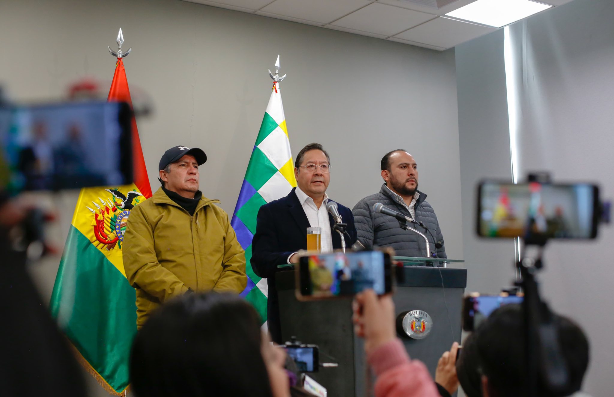 Presidente Luis Arce instruye el desbloqueo de carreteras y garantiza las elecciones generales