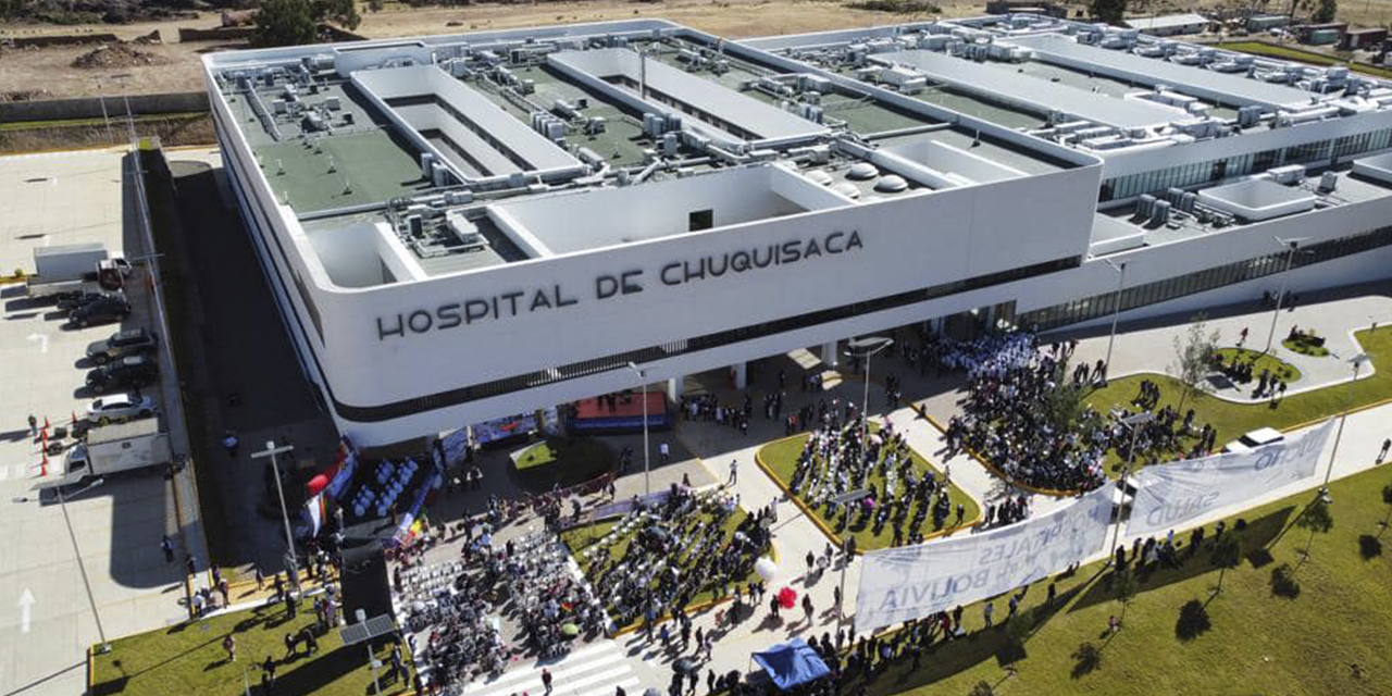 Presidente Luis Arce informa que el Hospital de Tercer Nivel de Chuquisaca tiene un avance del 99%