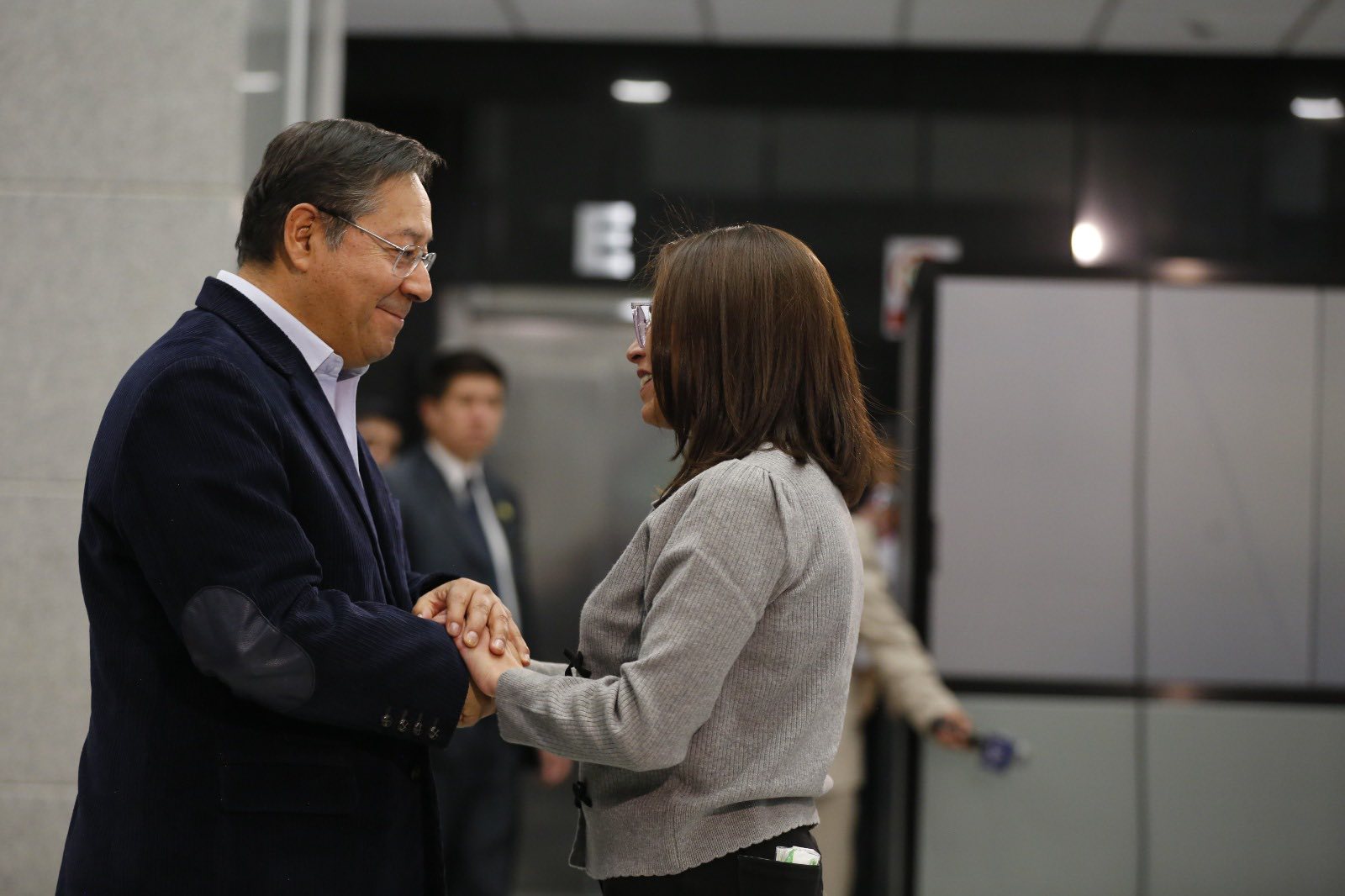 Presidente Luis Arce posesiona a Jessica Paola Saravia como nueva ministra de Justicia