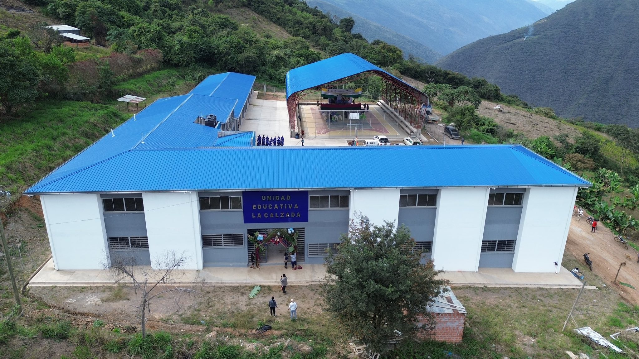 Por el aniversario cívico de La Paz, el presidente Arce entrega seis obras en el municipio de La Asunta