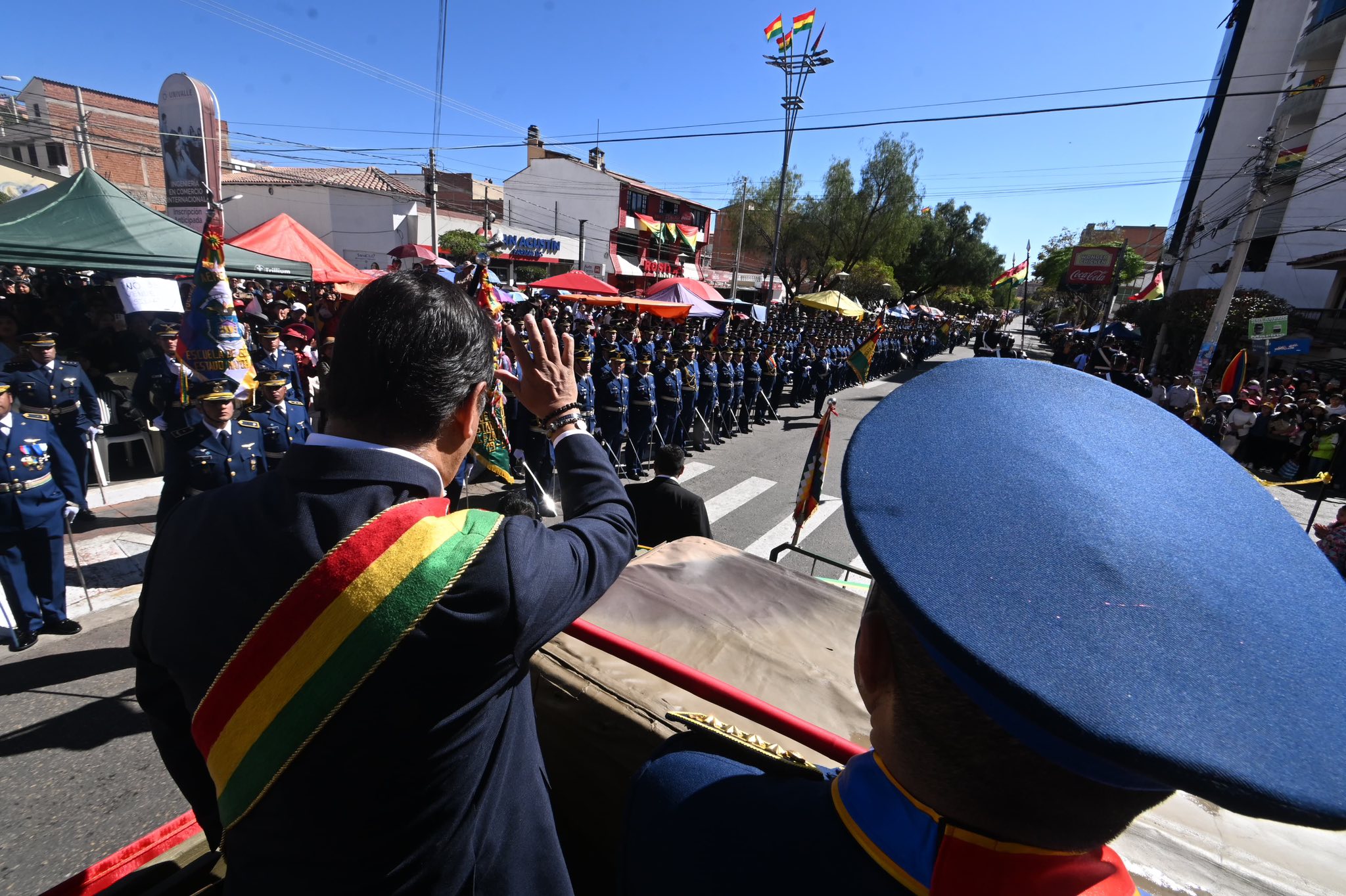 Presidente Arce convoca a las FFAA a consolidar la estabilidad democrática y cuidar el voto del pueblo