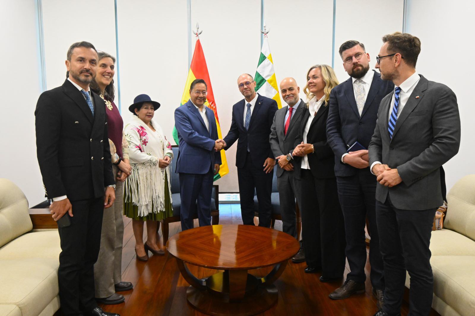 Presidente Luis Arce pide al pueblo boliviano acudir a las urnas con patriotismo y responsabilidad