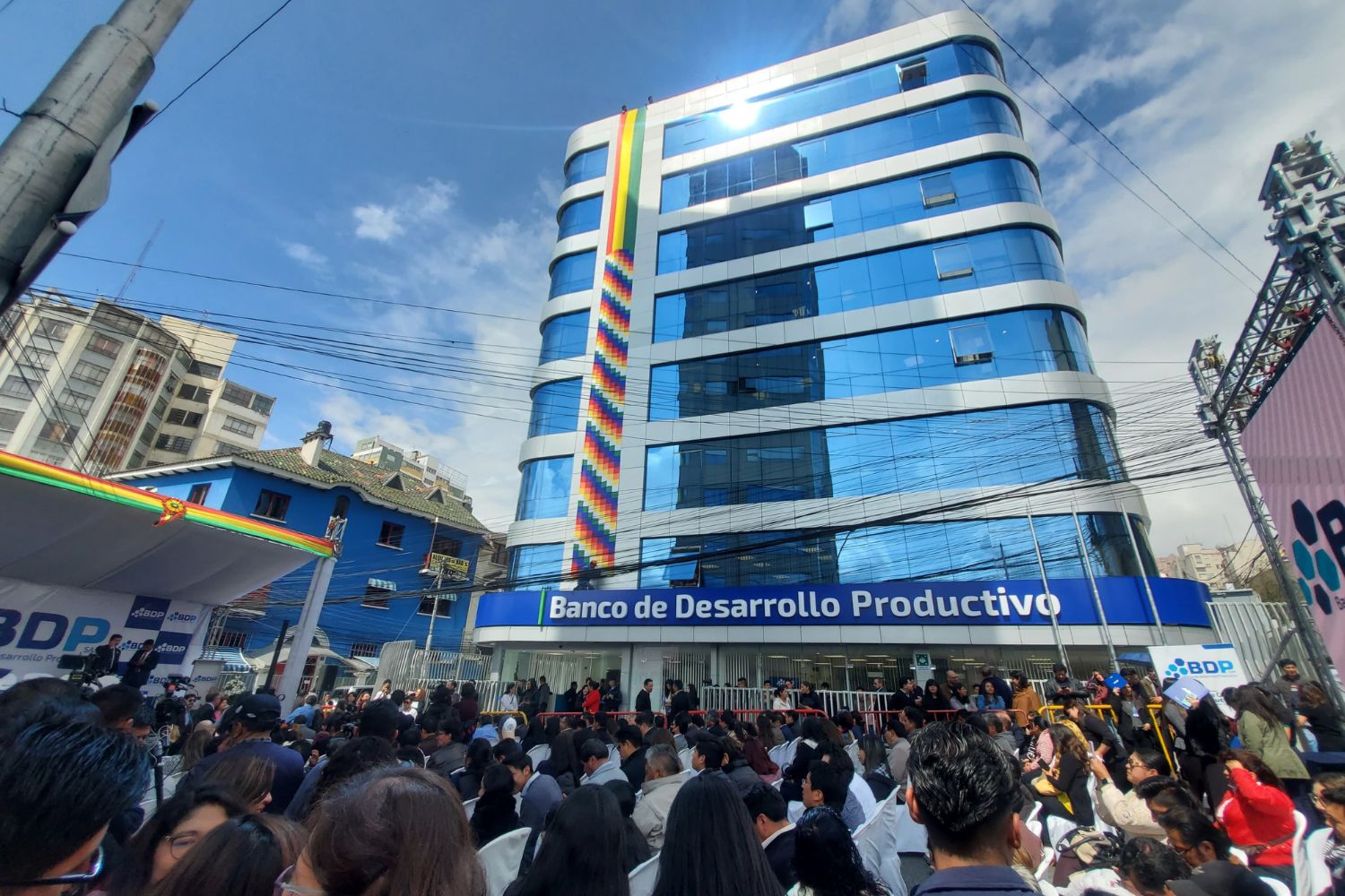 EL PRESIDENTE LUIS ARCE INAUGURA TORRE DEL BDP EN LA CIUDAD DE LA PAZ