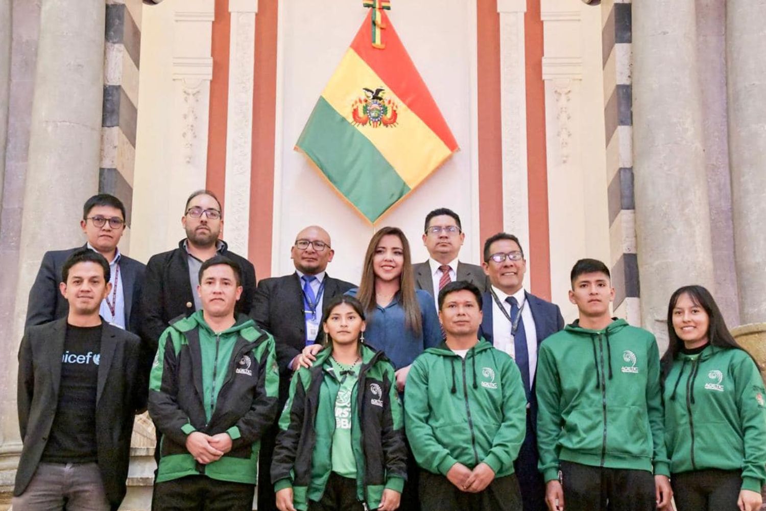 LA VICEMINISTRA GABRIELA ALCÓN INVITA A PARTICIPAR EN EL TORNEO NACIONAL DE ROBÓTICA FIRST BOLIVIA