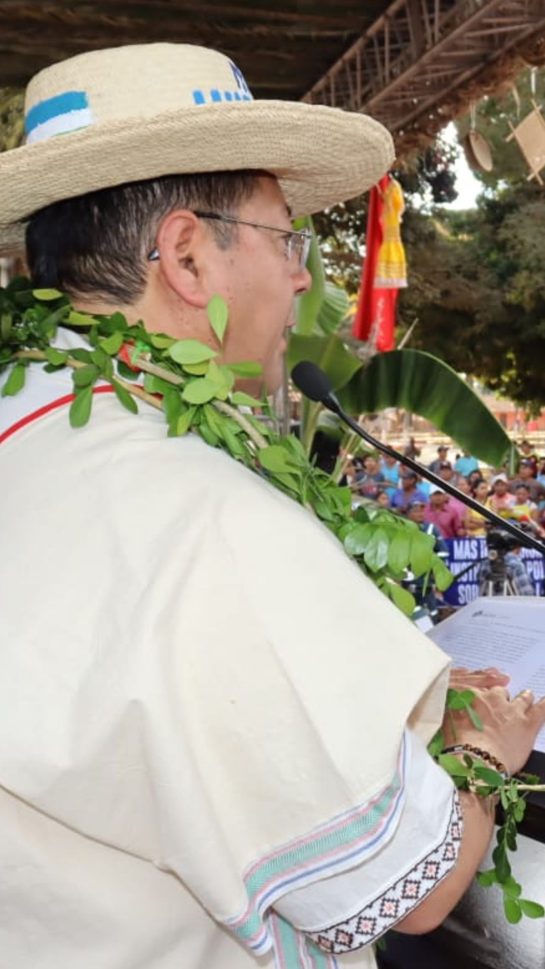 Presidente Luis Arce entrega sistema de energía eléctrica que beneficia a 1.360 familias de Beni