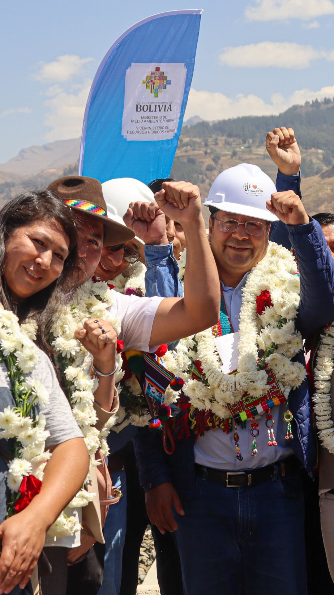 El presidente Luis Arce entrega sistema de riegos y defensivos en Tiquipaya